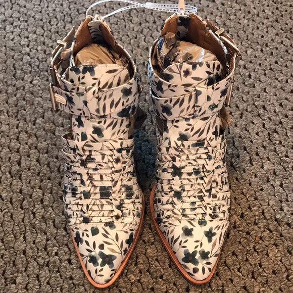 Gianni Bini Summer booties - Picture 4 of 9